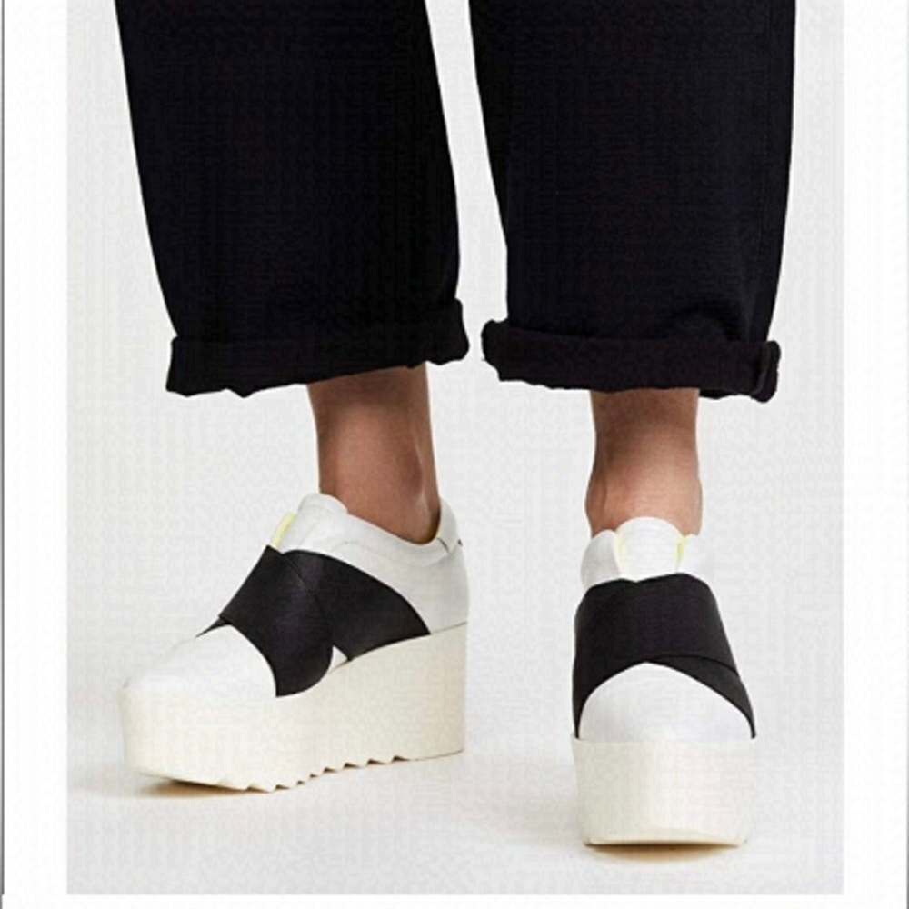 9.5 KENDALL AND KYLIE Tasha platform slip on sneakers